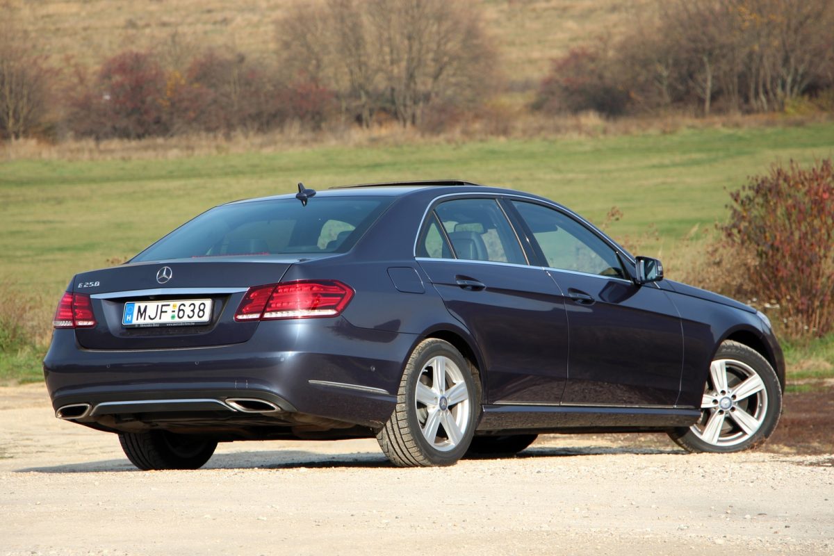 MERCEDES-BENZ E 250