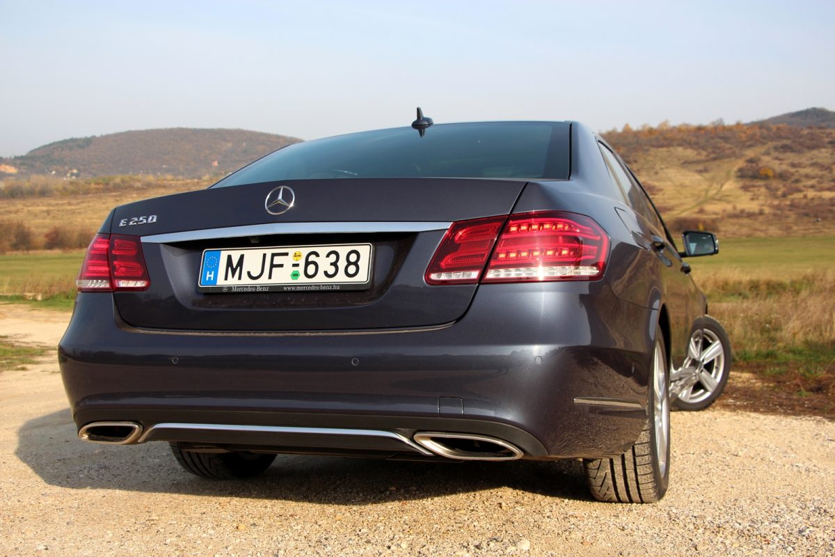 MERCEDES-BENZ E 250