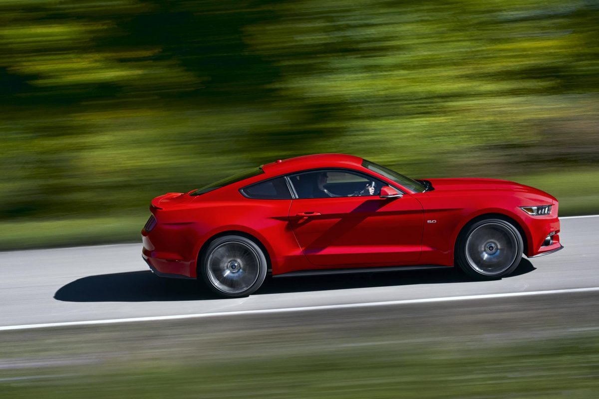FORD MUSTANG