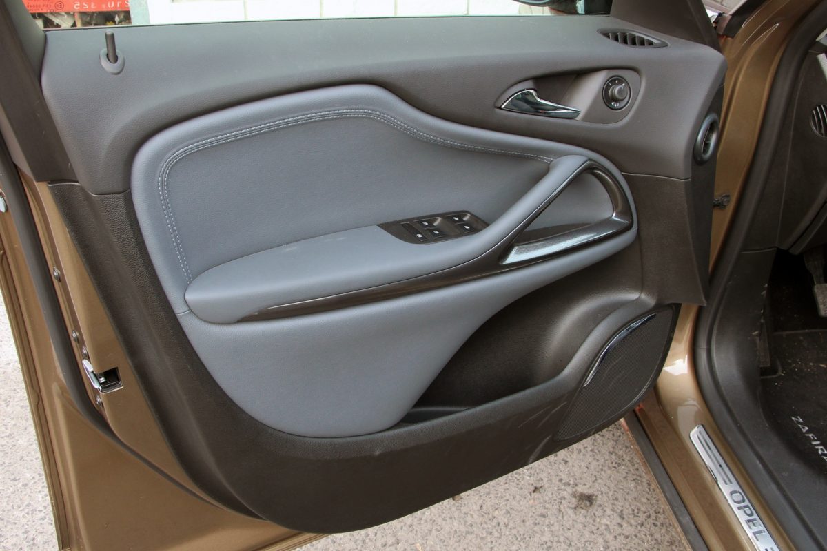 OPEL ZAFIRA TOURER