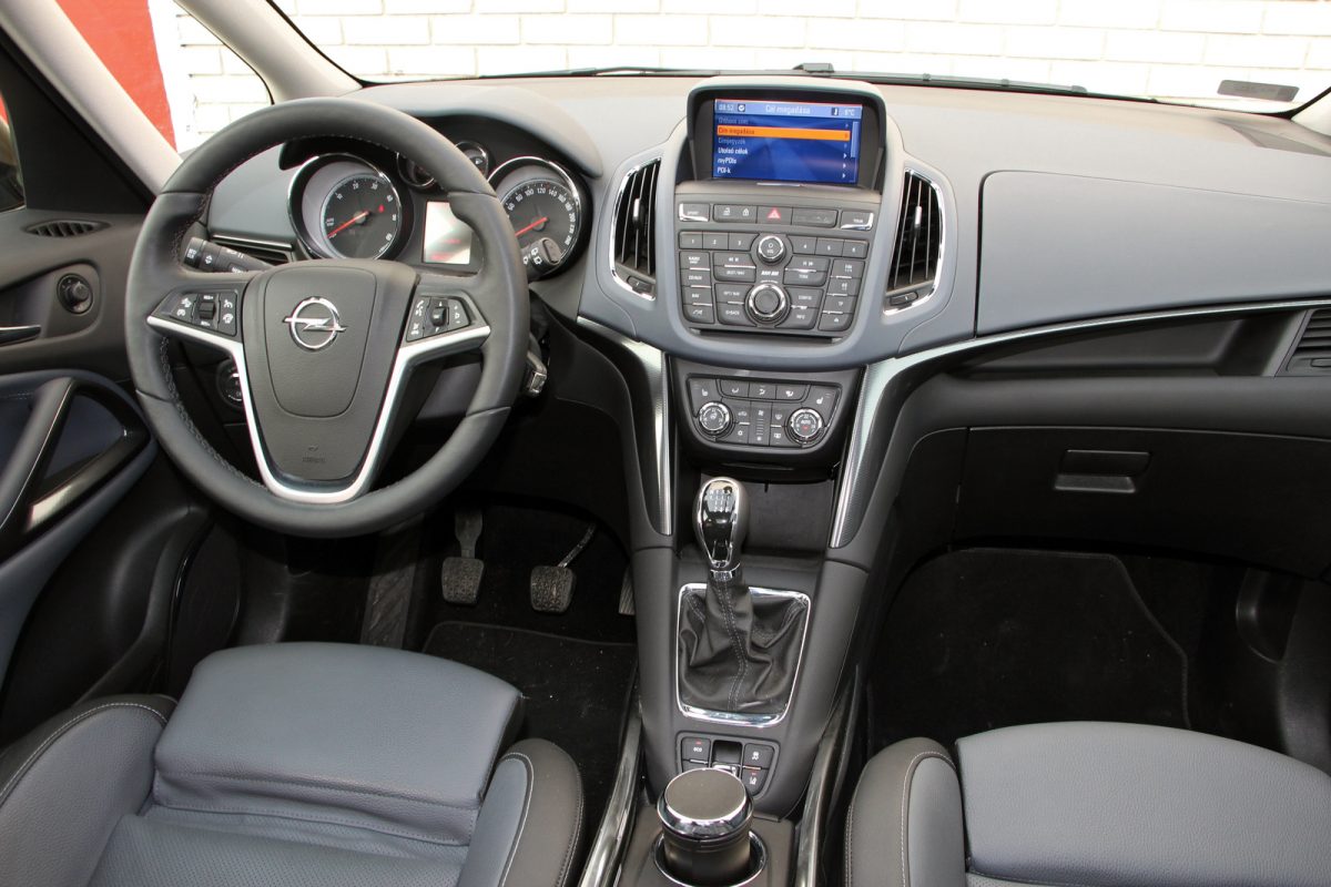 OPEL ZAFIRA TOURER