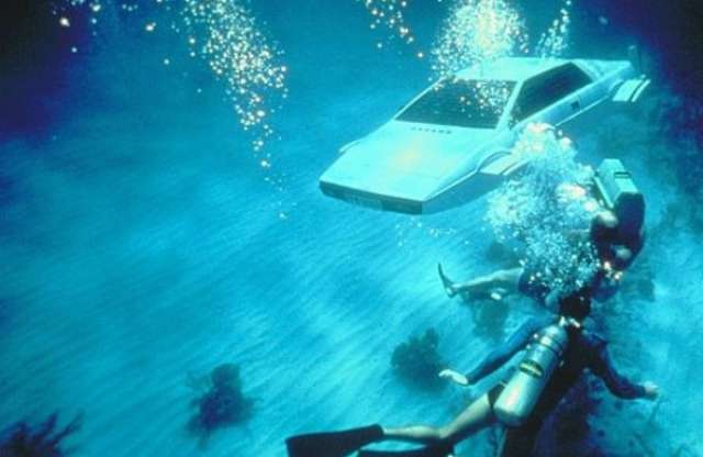 Eladó James Bond vízi Lotusa
