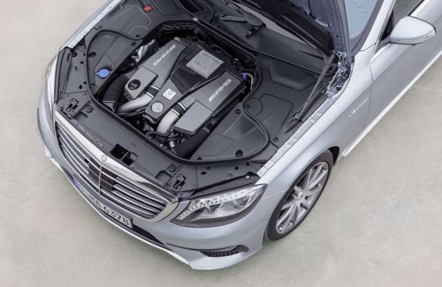 585 gyári lóerő a Mercedes-Benz S-osztályban - itt az S 63 AMG