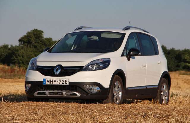 Felvág, de van is mire - Renault Scénic XMOD teszt