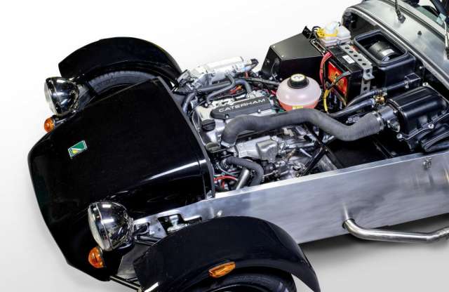Suzuki motor a Caterhamben