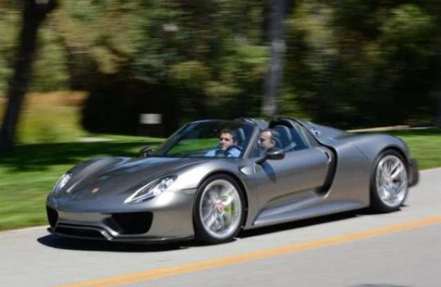 Hivatalos képen a Porsche 918 Spyder