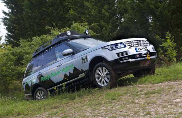 Elindítja hibrid offenzíváját a Land Rover