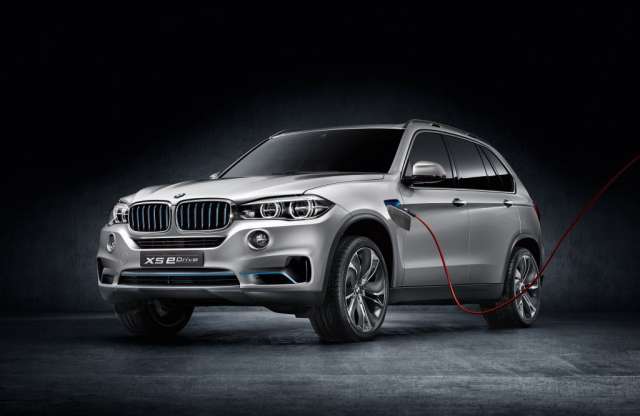 Villanymotor a legnagyobb BMW-ben