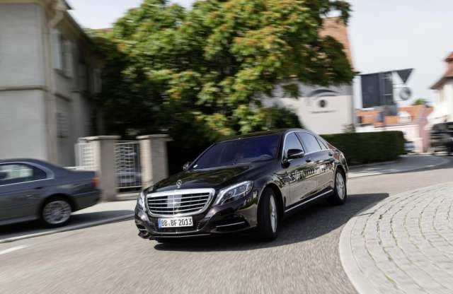 2020-ra ígéri vezetőnélküli autóit a Mercedes-Benz