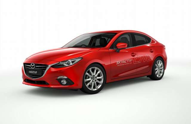 Hibrid és gázos változatot mutat be a hármasból a Mazda