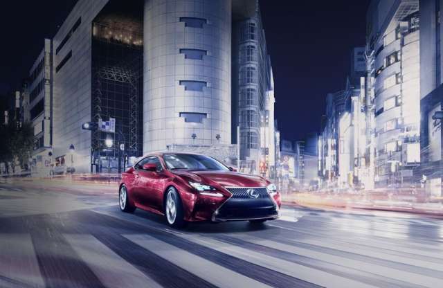 Gyönyörű kupéval támad a Lexus