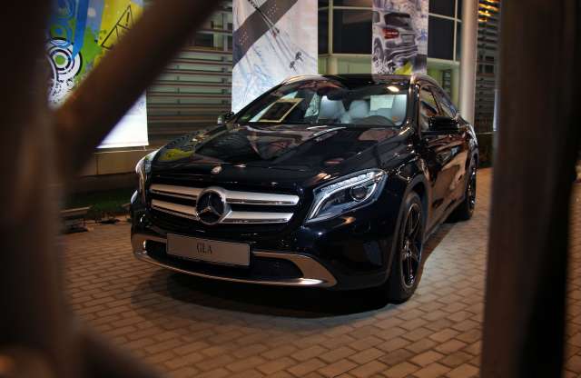 4,3 literes fogyasztással jön a legújabb Mercedes szabadidő-autó