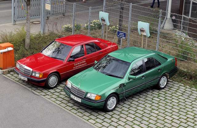 Mercedes villanyautók 20 évvel ezelőttről