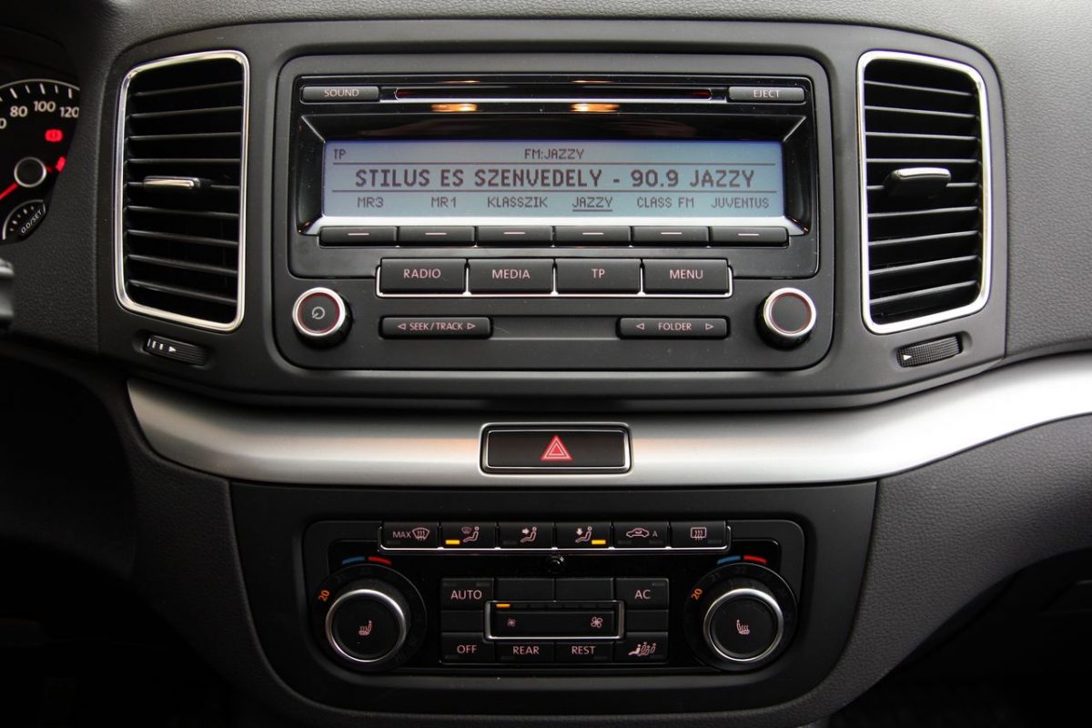 VOLKSWAGEN SHARAN