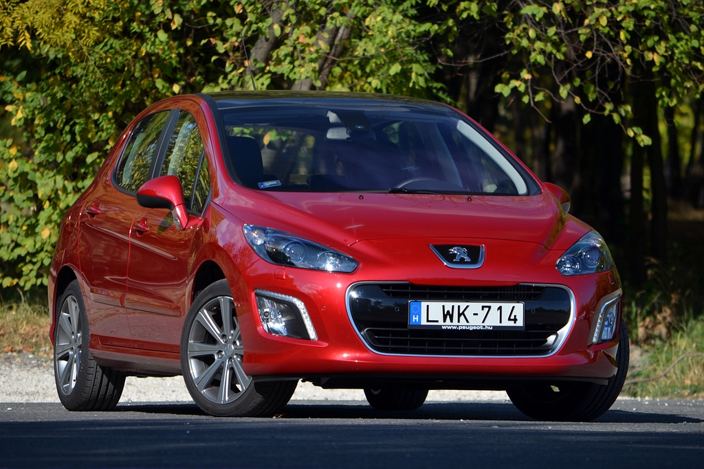 PEUGEOT 308
