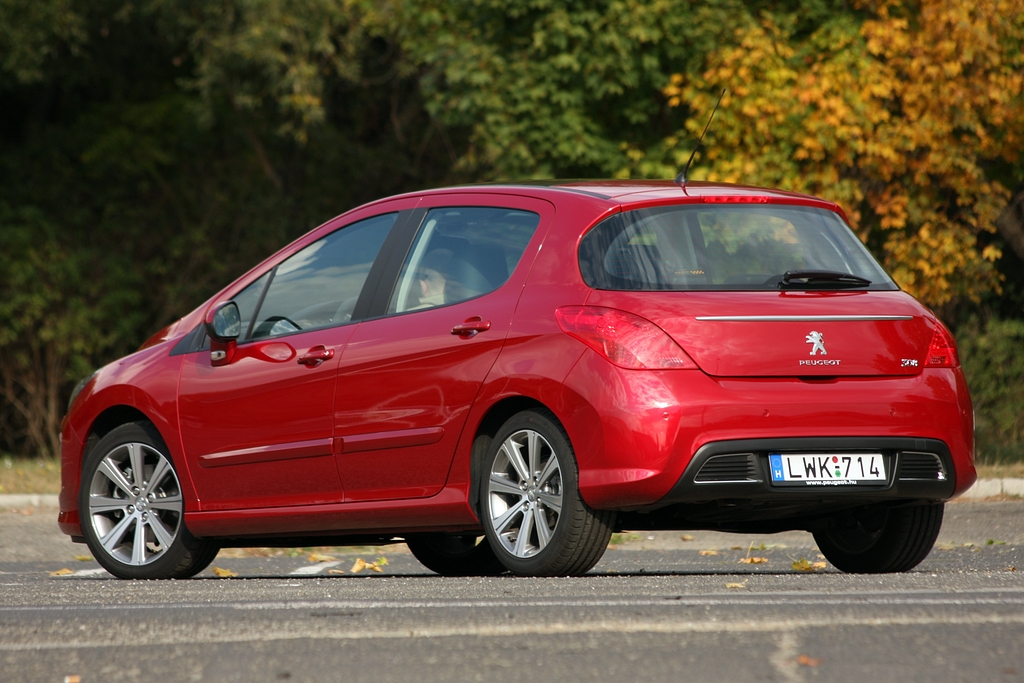 PEUGEOT 308