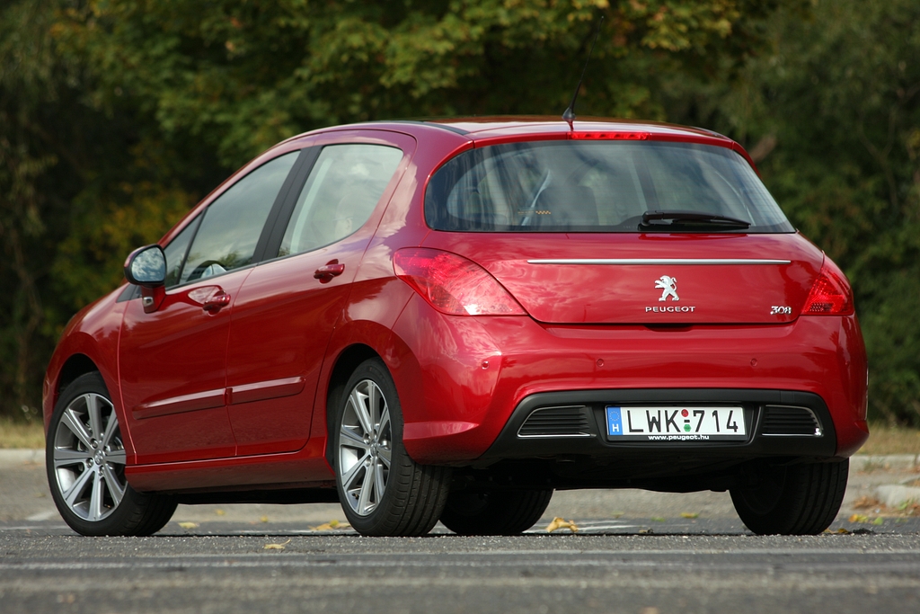 PEUGEOT 308