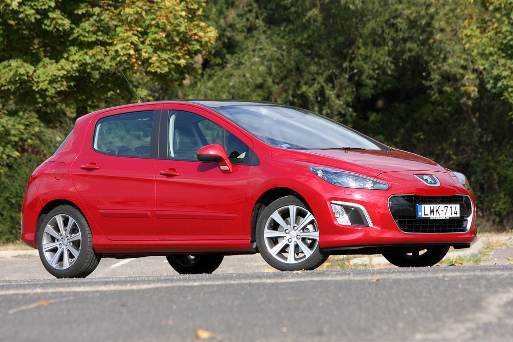 PEUGEOT 308