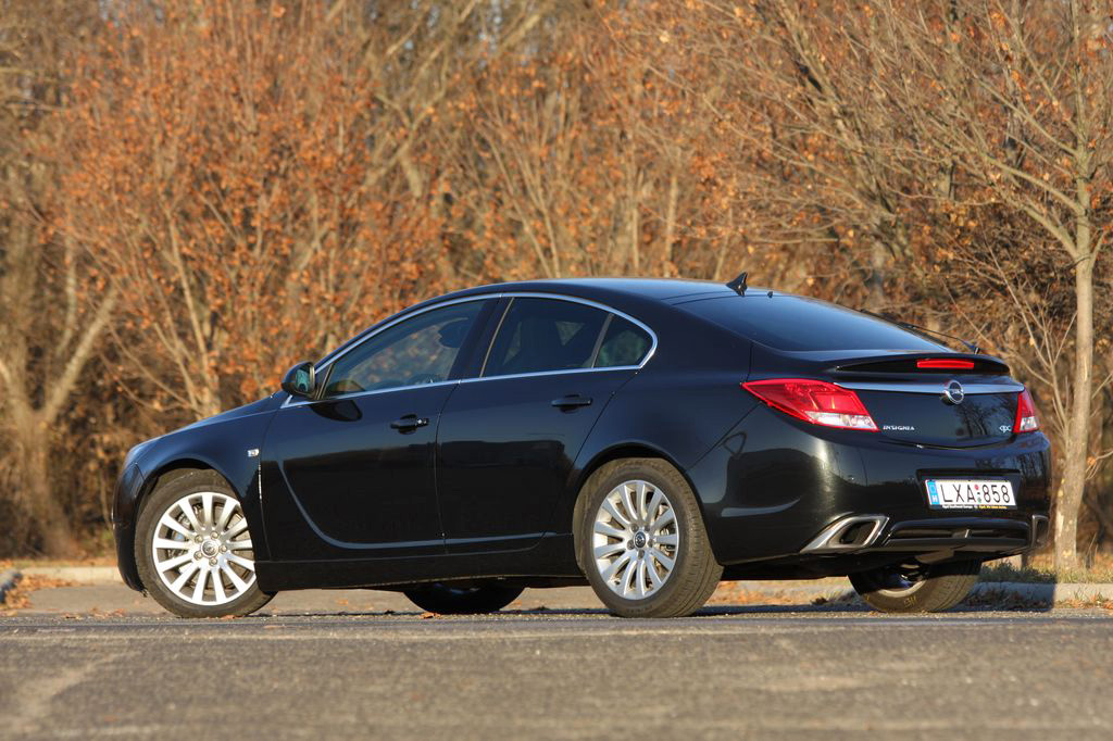 OPEL INSIGNIA