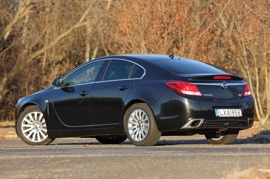 OPEL INSIGNIA