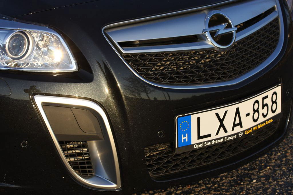 OPEL INSIGNIA