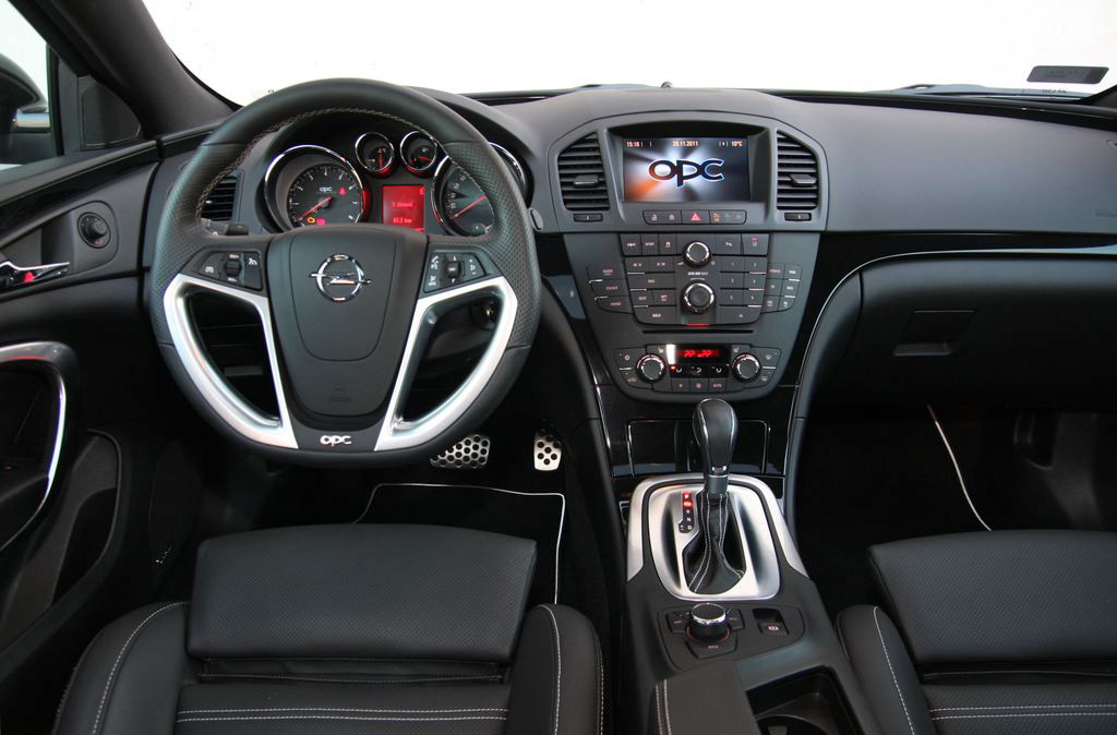 OPEL INSIGNIA