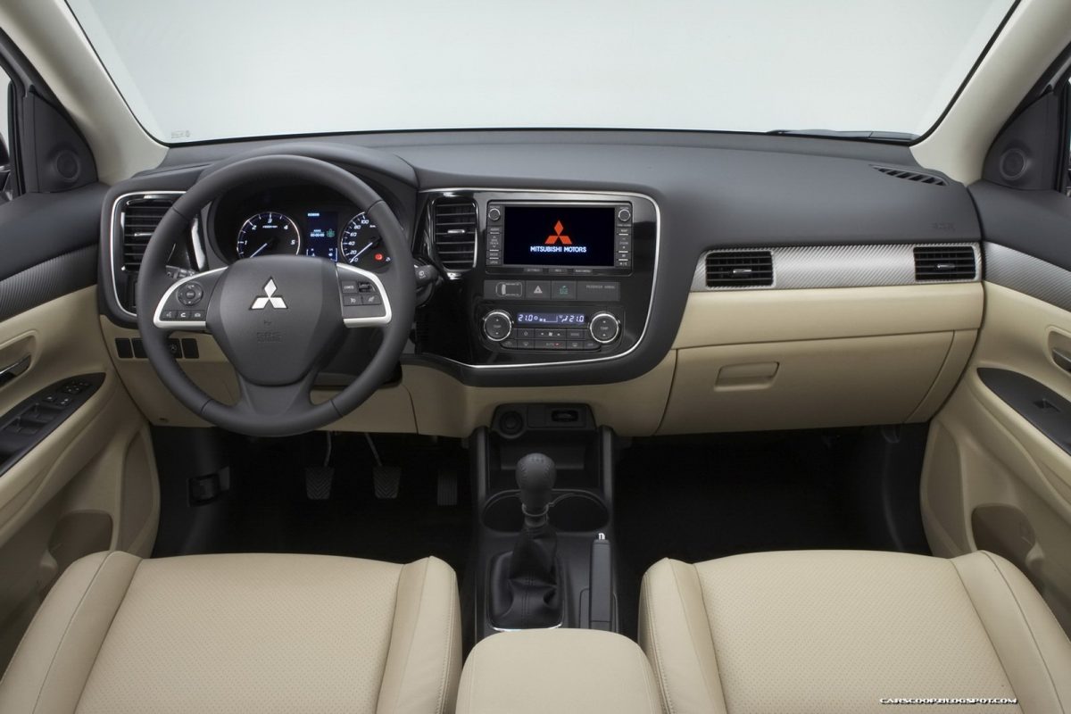 MITSUBISHI OUTLANDER
