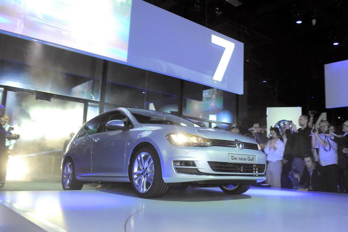 VOLKSWAGEN GOLF