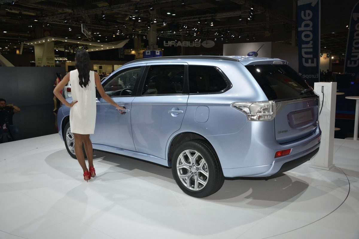 MITSUBISHI OUTLANDER