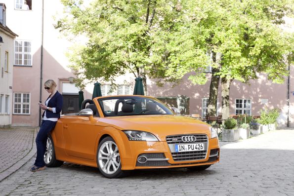AUDI