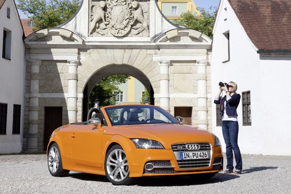 AUDI