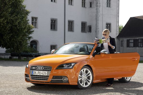 AUDI
