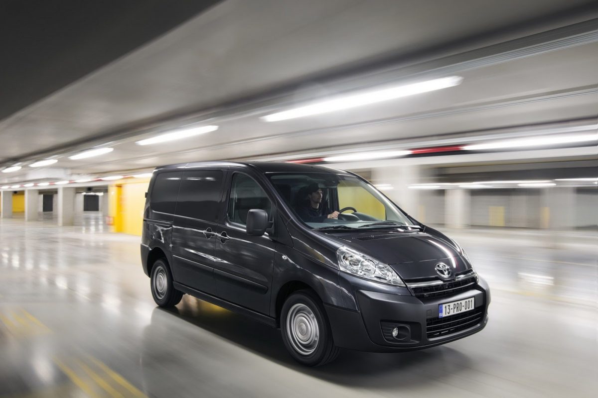 TOYOTA HI-ACE
