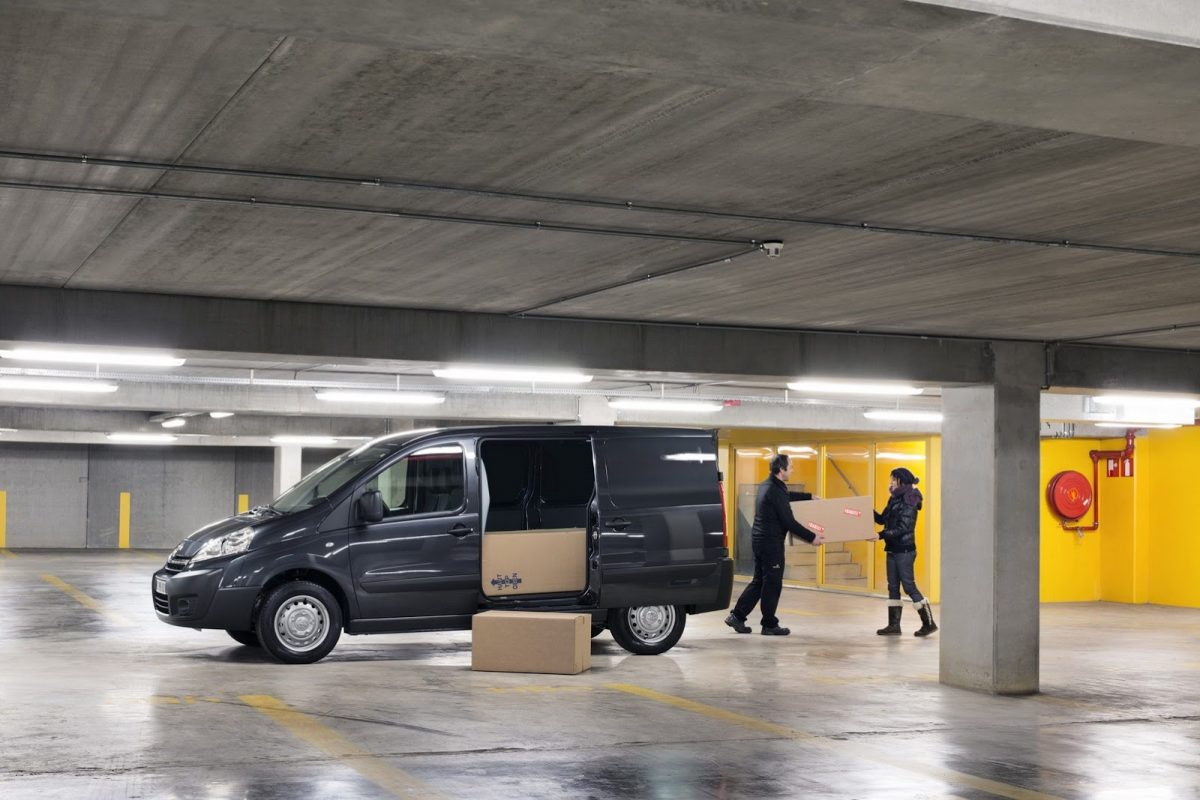 TOYOTA HI-ACE
