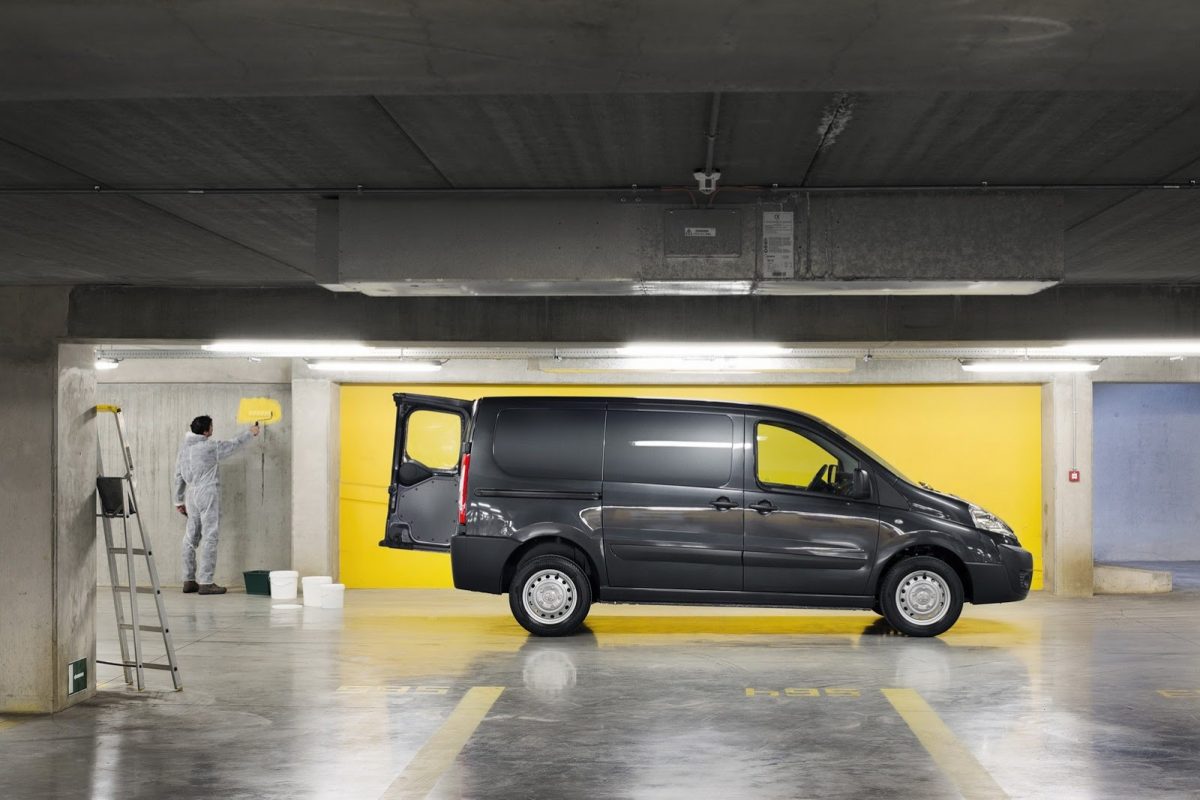 TOYOTA HI-ACE