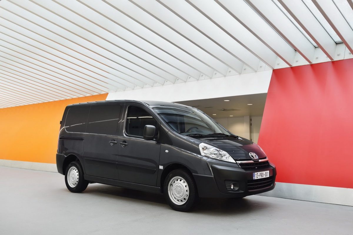 TOYOTA HI-ACE