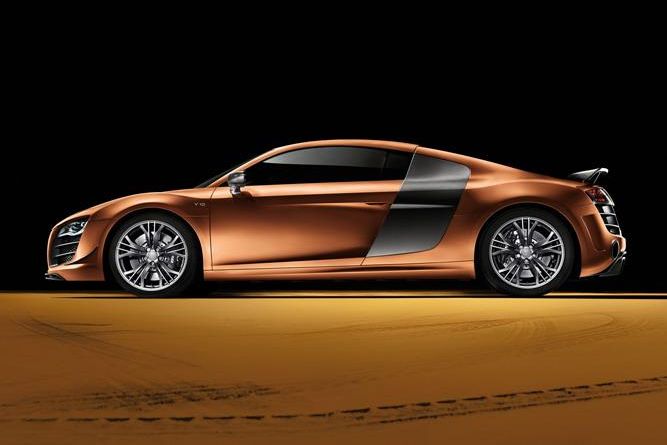 AUDI R8