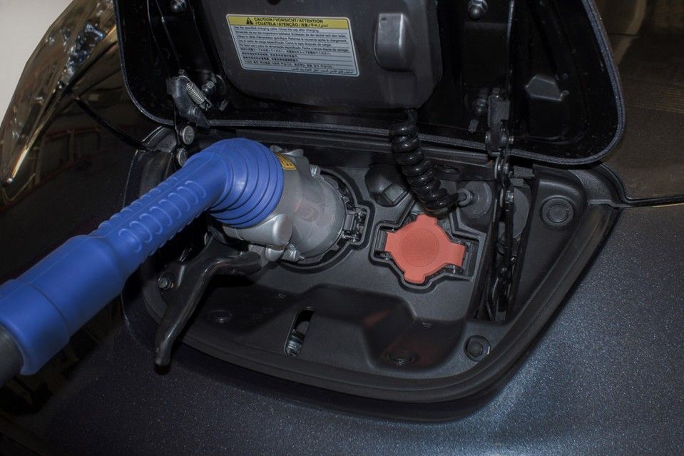 NISSAN LEAF