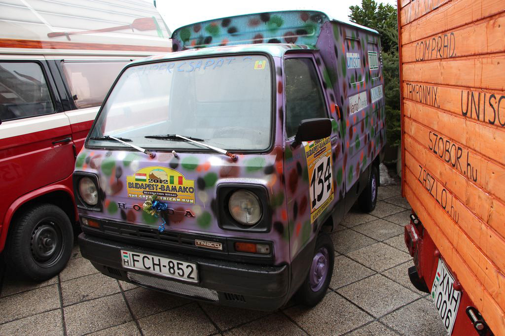 LAND ROVER