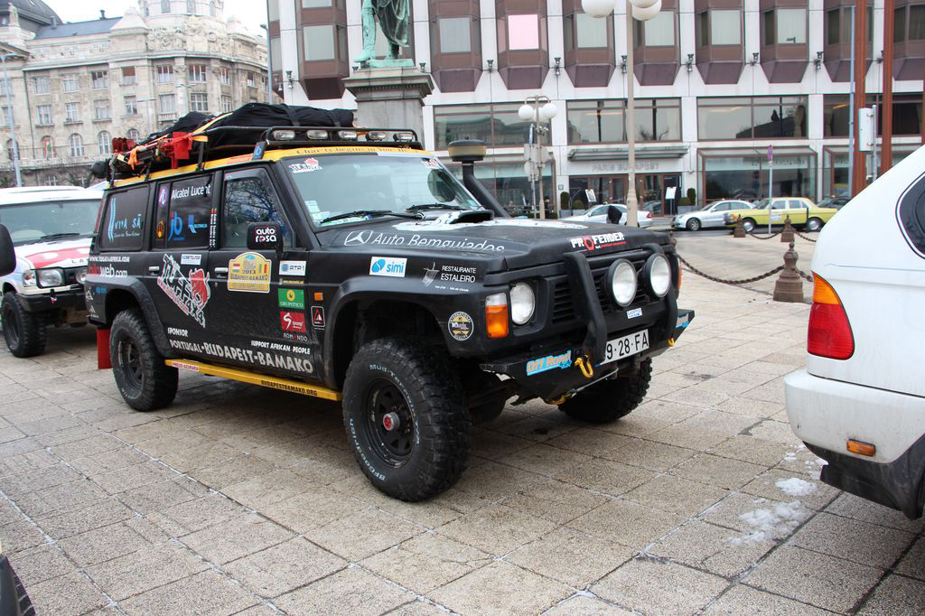 LAND ROVER
