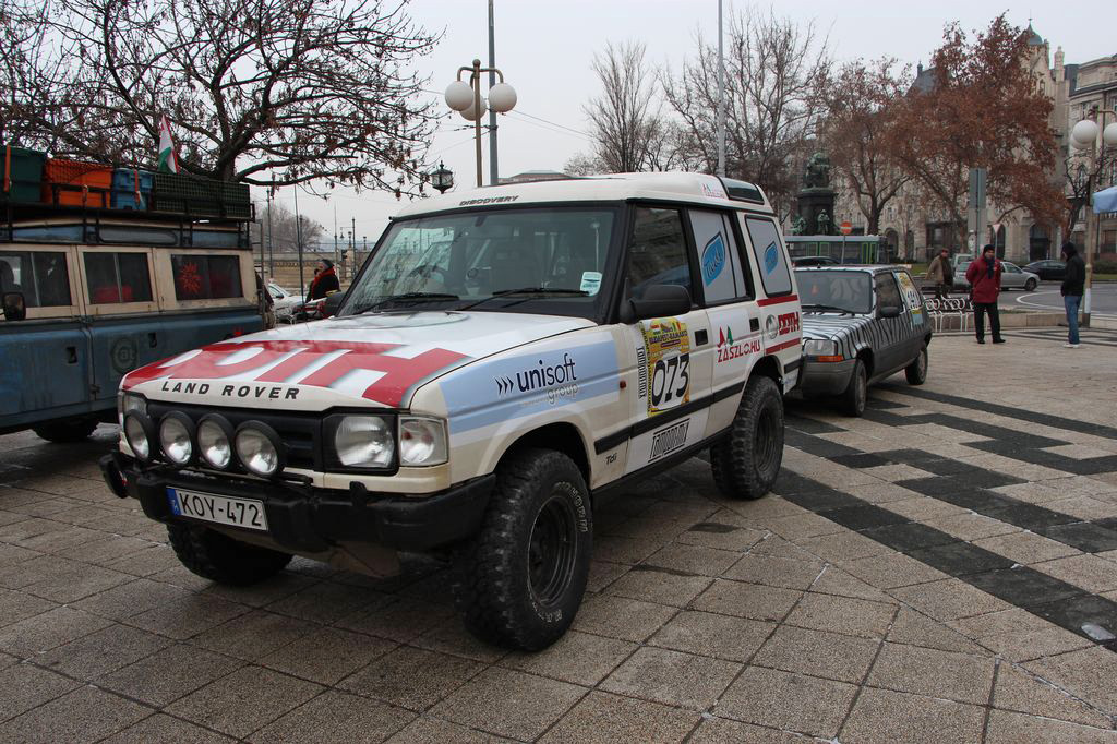 LAND ROVER