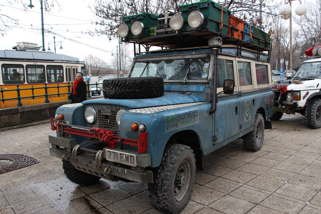 LAND ROVER