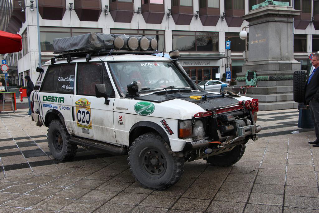 LAND ROVER