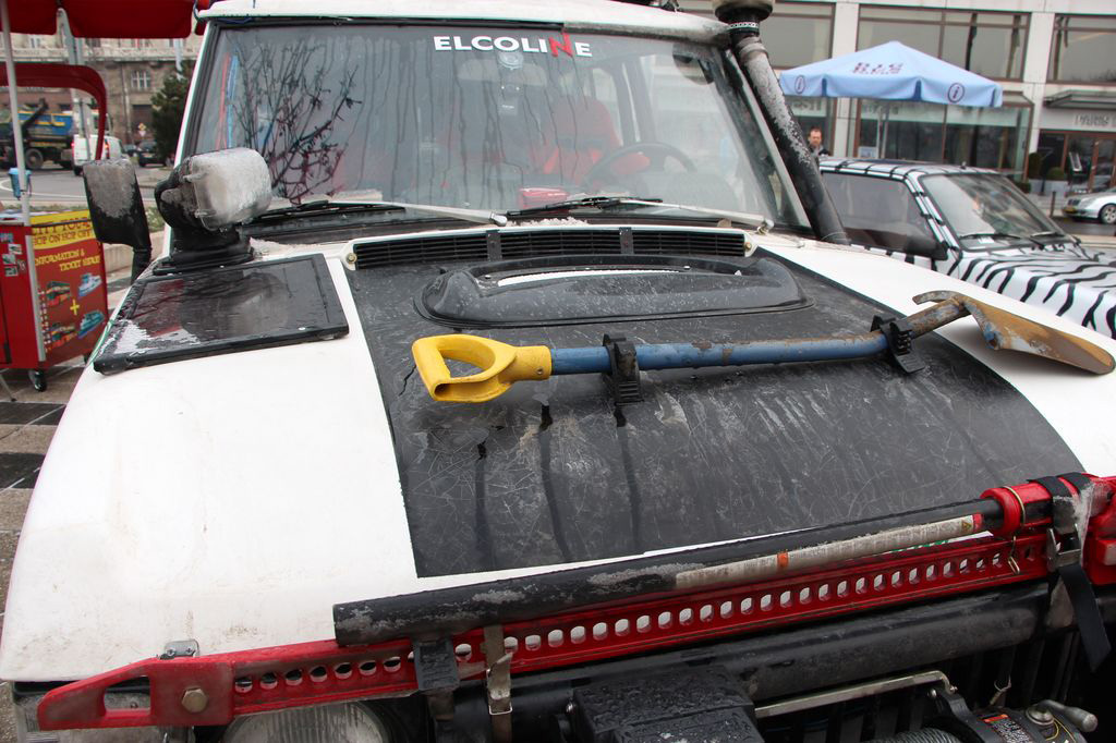 LAND ROVER