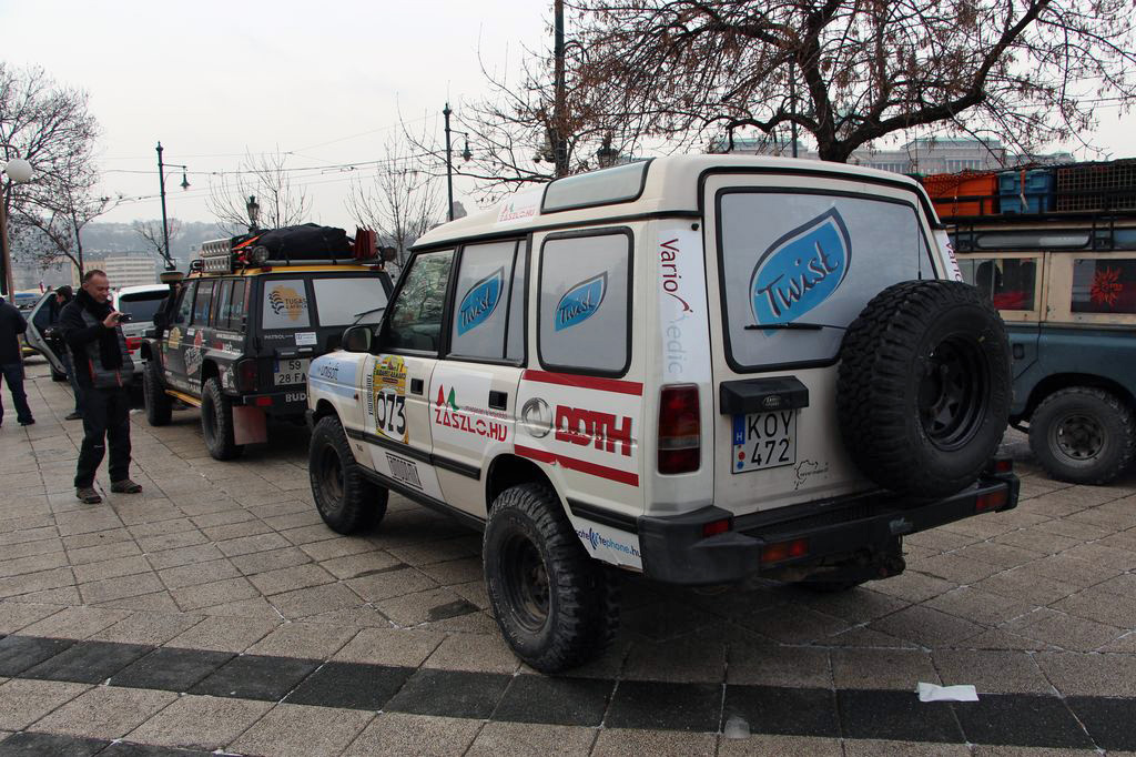 LAND ROVER