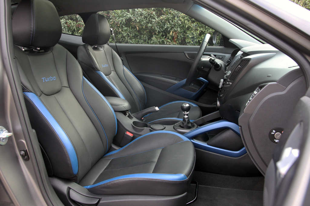 HYUNDAI VELOSTER