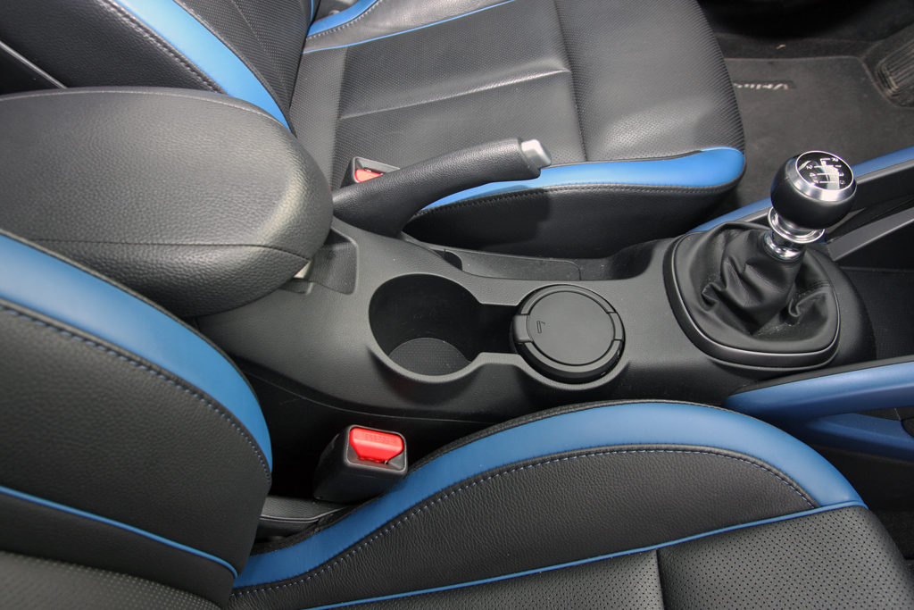 HYUNDAI VELOSTER