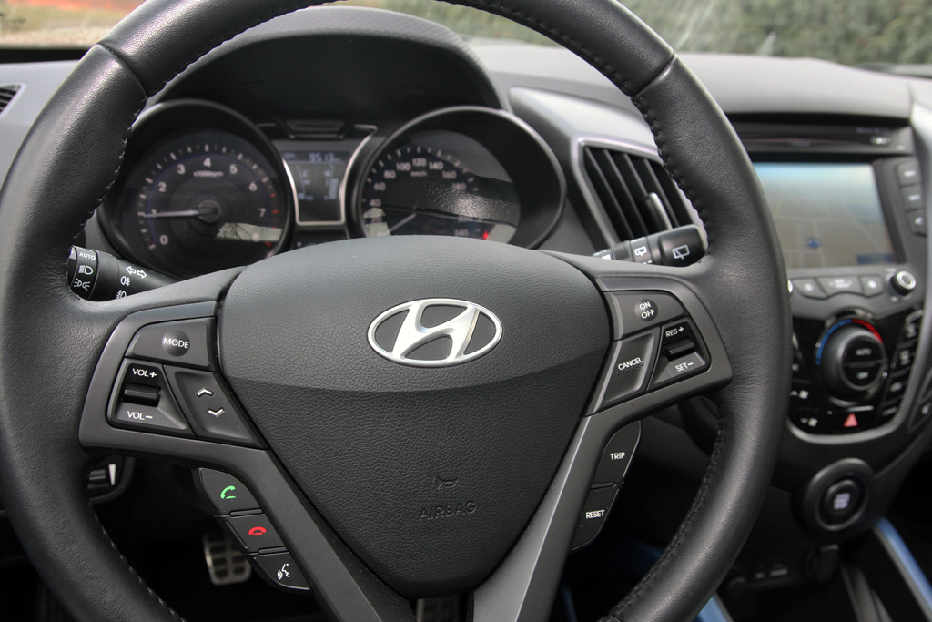 HYUNDAI VELOSTER