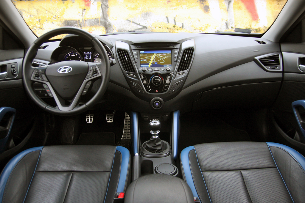 HYUNDAI VELOSTER