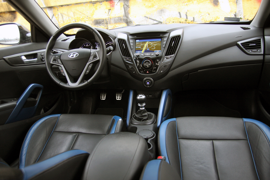 HYUNDAI VELOSTER